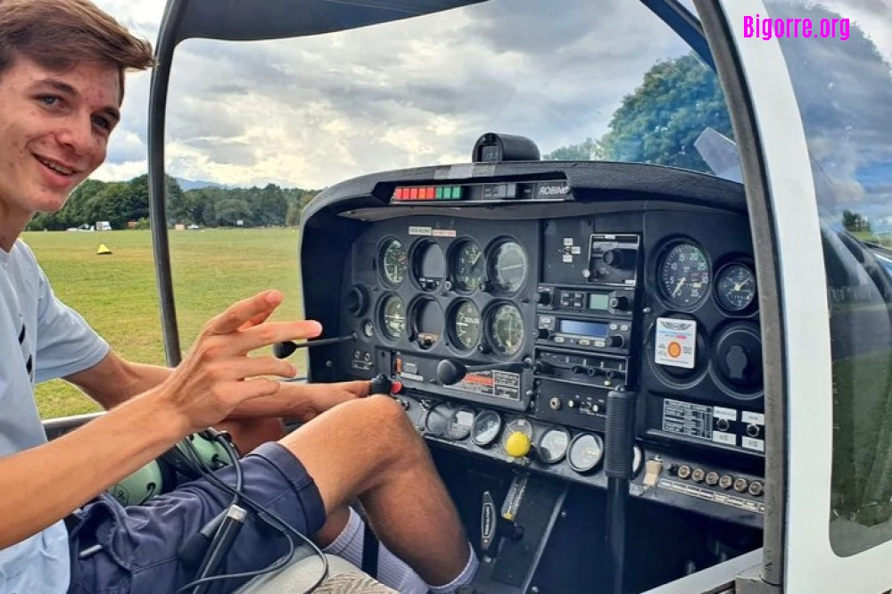 Un des élèves de l’option aéronautique prêt à faire son (en)vol